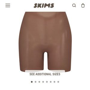Skims SHEER SCULPT LOW BACK SHORT